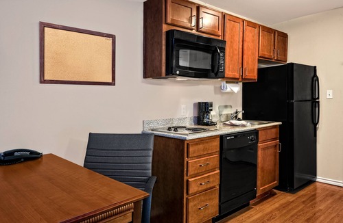 Galveston Hotel | Candlewood Suites Galveston by IHG