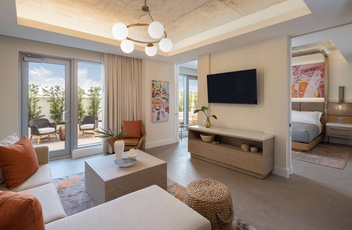 Downtown West Palm Beach Hotel | Canopy by Hilton West Palm Beach Downtown