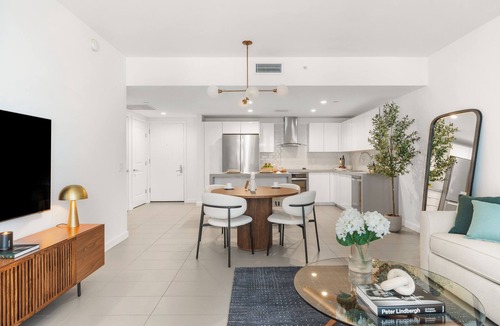 Town Square Apartment | Canvas ID.4879 - One Bedroom Apartment, Sleeps 2