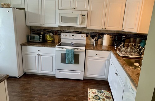 Caloosahatchee Condo | Cape Coral Costal Escape