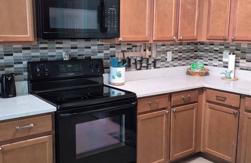 Fort Myers House | Cape Coral fenced pet friendly home - Sleeps 10