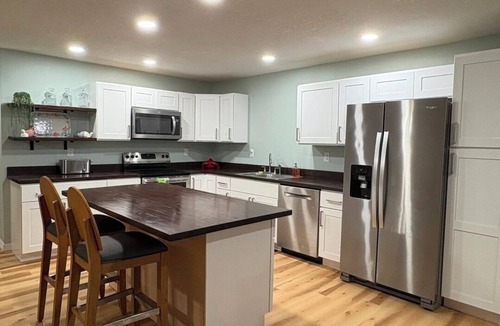 Weeki Wachee Gardens House | Captain's Corner, 4/2 w/Heated Pool & 4 kayaks Waterfront Canal Weeki Wachee