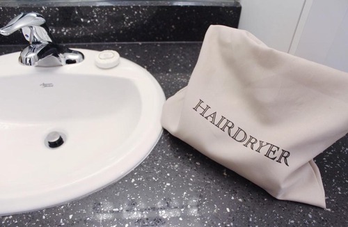 Pinecraft Hotel | Carlisle Inn Sarasota