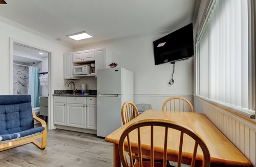 Sunset Reef Hotel | Carousel Suites