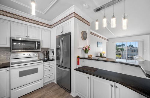 Sunset Reef Hotel | Carousel Suites