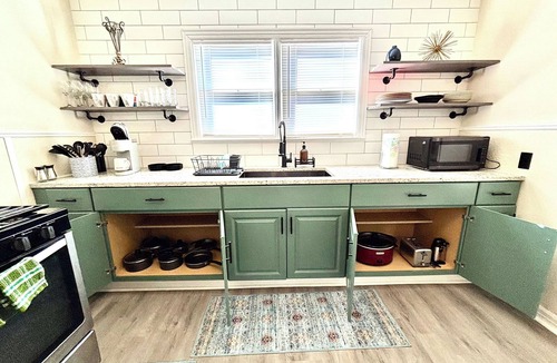 Midland House | Casa Blanca Home 4 Professionals
