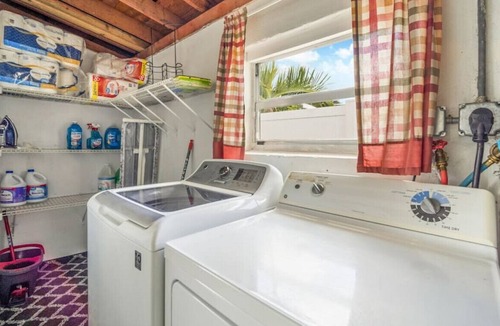 Driftwood House | Casa Boho-Tropical Pool-PingPong-15 min to Beach !