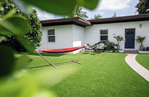 Miami Shores House | Casa Clusia! A Charming 2-bedroom home perfect for your Miami trip!