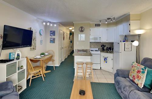 Galveston Apartment | Casa Del Mar 101 - Beachfront Resort