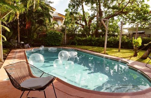 Downtown Fort Lauderdale House | Casa del Ojo- Heated Pool - 3 King beds
