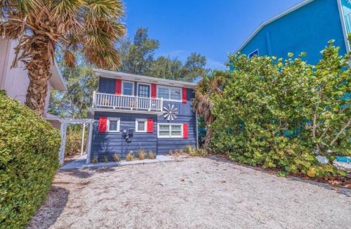 Indian Shores House | Casa Del Sol - Private Beachfront, Pool Table