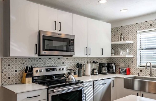 Little Ranches House | CASA FILLMORE|4BR|Pool + Hot tub + BBQ + Minigolf