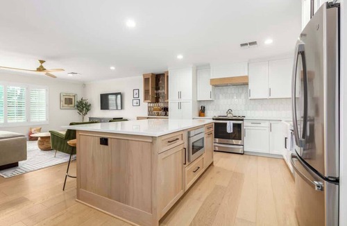 Peters View House | Casa Gia- Quiet Luxury Biltmore Area | Heated Pool