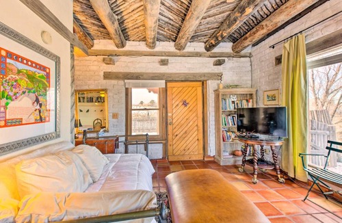 Taos House | Casita Vacation Rental Near Taos w/Patio!