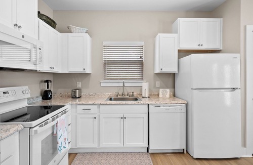 Fulton Cottage | Castaway Cottage ~ 2 Bed, 1 Bath Cottage near Rockport/Fulton!