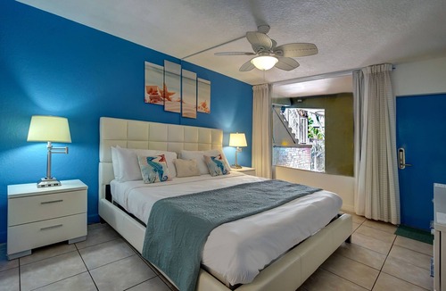 Lauderdale-by-the-Sea Hotel | Castle by the Sea