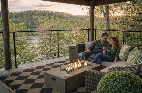 Forsyth Ski Chalet | Castle Vibes w/Fire table and Spectacular Views