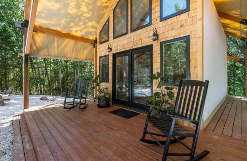 Branson House | Cedar Creek - Glamping in the Ozarks