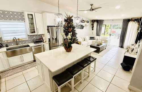 Florida North Atlantic Coast House | Central Palm Beach Gardens 3BR Townhome, Private Pool, Canal view, near Beach