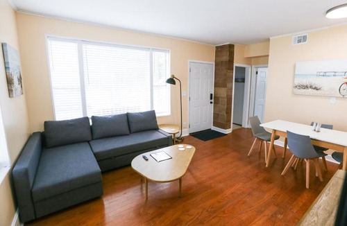 Jacksonville Beach Apartment | Centrally Located Efficiency One Mile to the Beach!