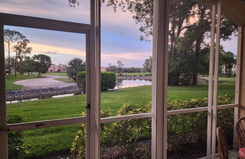 Central Naples Condo | Centrally located Beautiful First Floor 2/2 Condo w/Garage minutes from Beach!