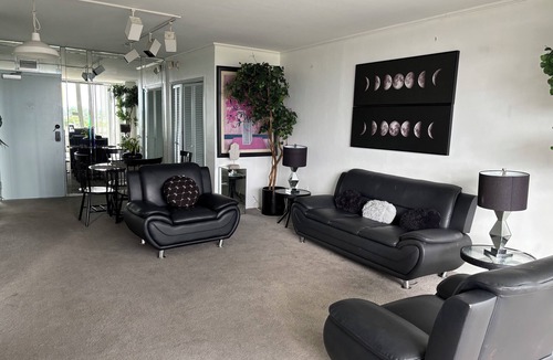 Galt Mile Apartment | Charming 1-bedroom apartment with AC in Fort Lauderdale at Ocean Manor