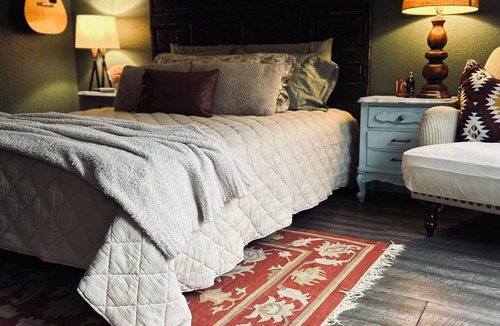 Decatur Cottage | Charming 1-bedroom cottage with AC, WiFi in tranquil Decatur