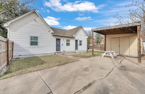 University House | Charming 1-bedroom house close to it all!