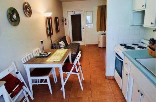 Downtown Hollywood Apartment | Charming 1BR Hollywood Studio with Garden and BBQ