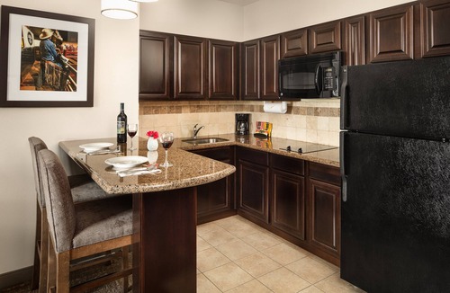 White Settlement Apartment | Charming 1BR Suite w/Free Breakfast + Pool Access