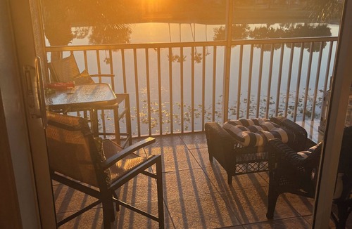 Sarasota Condo | Charming 2-bedroom condo with WiFi on golf course in sunny Sarasota