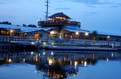 River Ridge Boat Rental | Charming 2-bedroom house boat on St John’s River in peaceful DeLand “Exeter”