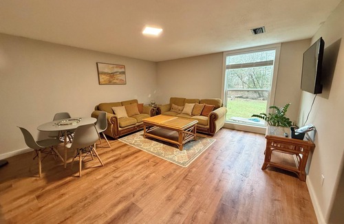 Milton House | Charming 2-bedroom house in Milton with WiFi and AC