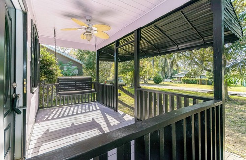 Lakeshore South House | Charming 2-bedroom house in fantastic Jacksonville with WiFi, AC