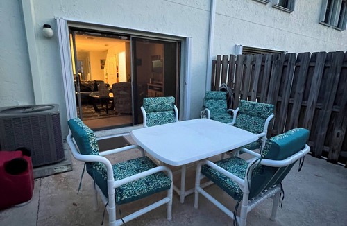 Hutchinson Island South House | Charming 2-bedroom townhome with AC, WiFi in lovely Jensen Beach