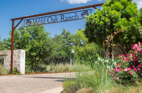 West San Antonio Villa | Charming 2-bedroom villa with WiFi, fitness room in San Antonio
