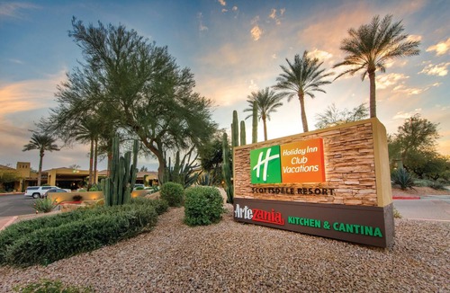 Princess Views Villa | Charming 2-bedroom villa in Scottsdale; 1/2 a block to the Waste Management Open