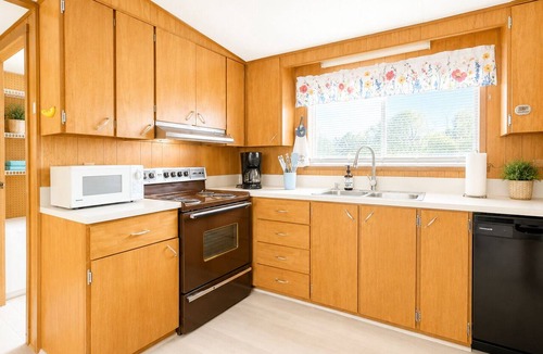 Allandale House | Charming 2BR/1BR mobile home with WiFi in Port Orange