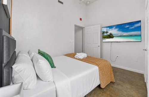 River Market Apartment | Charming 2BR Escape with Fast WiFi