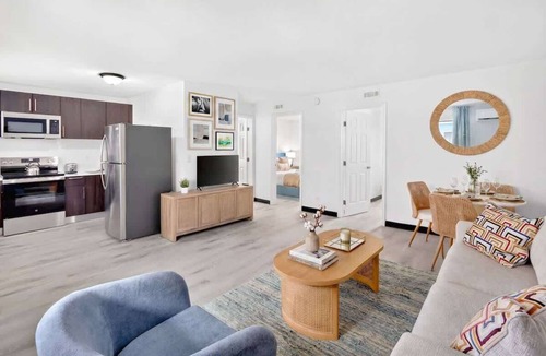 Poinciana Park Apartment | Charming 2BR Near Beach, Airport & Las Olas