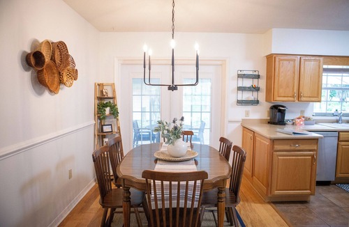 Tavares House | Charming 3/2 home in Tavares, pet-friendly, Close to Boat Ramps, Boat parking