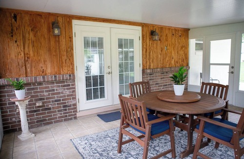 Tavares House | Charming 3/2 home in Tavares, pet-friendly, Close to Boat Ramps, Boat parking