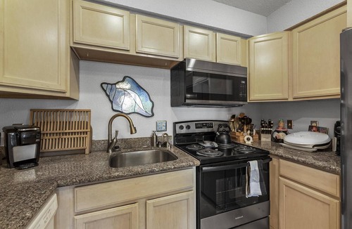 Villa Primera House | Charming 3 Bedroom Water Front Bungalow