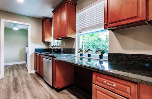 Lake Park House | Charming 3-bedroom house in West Palm Beach with AC, WiFi