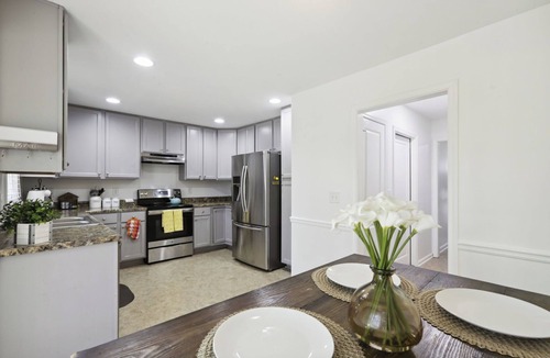 Stone Mountain House | Charming 3-bedroom house with WiFi and AC in Stone Mountain