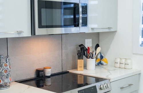Miami Gardens House | Charming 3-bedroom 3 Bath house in Miami Gardens with AC, WiFi