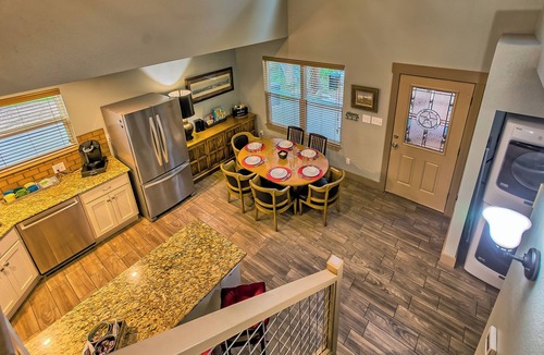 New Braunfels Cottage | Charming 3-bedroom cottage in New Braunfels near Gruene, near all attractions.