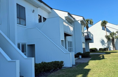 Sawgrass Condo | Charming 3-bedroom condo in Sawgrass near ocean