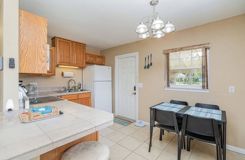 Tropic House | Charming 3-bedroom house mins from beach and USSSA Complex