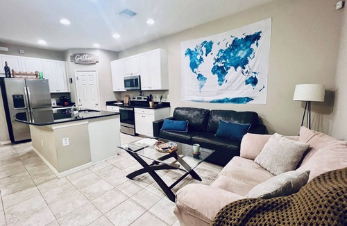 Riverview House | Charming 3-bedroom Home in Riverview